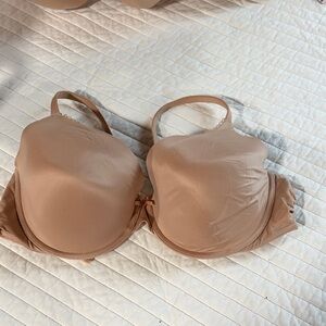 Victoria's Secret Nude Bra body by Victoria